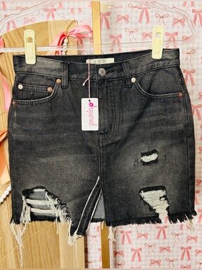 We The Free Relaxed & Destroyed Washed Black Distressed Denim Mini Skirt Classic